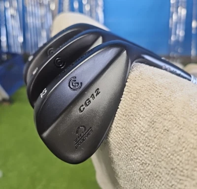CLEVELAND CG12 BLACK NITRIDE 3 WEDGE SET 52-56-60 SPINE ALIGNED BLACK S300 - Image 1 of 4