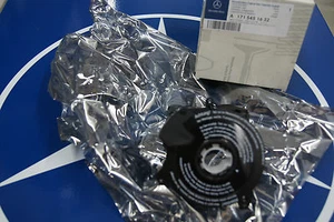Mercedes Benz New Steering lock Angle Sensor G G500 G55 AMG G550 OE 1715451632 - Bild 1 von 2