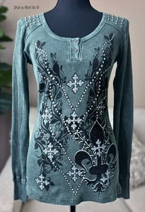 New VOCAL Womens CRYSTAL STUDDED GREEN MINERAL FLEUR DE LIS SHIRT S Small Y2K - Picture 1 of 3