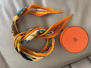 Hermès Scarf Pleated Color Orange Silk Print with BOX USED - Picture 1 of 3