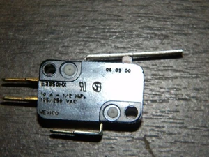 Cherry E33-50HX/E3350HX Interruttore miniaturizzato 1/2HP 10 AMP 125/250VAC (Forza della luce) - Foto 1 di 4