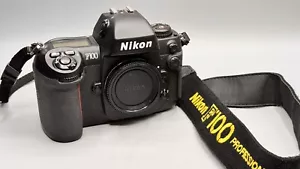 Nikon F100 Gehäuse Body - schöner Zustand #2109103-109 - Bild 1 von 11