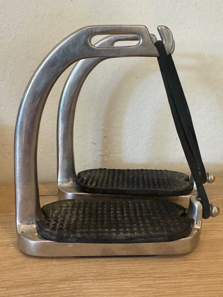 Хомуты KORSTEEL Peacock SAFETY - нержавеющая сталь - размер 4 1/2 дюйма  - Изображение 1 из 1