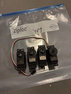 407. Lote Servos Futaba Alta Gama Para Avión Modelo Balsa R/C Foto 1 de 4