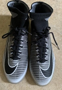 Nike Flyknit Mercurial sneaker alla caviglia elasticizzate taglia 10 bianco e nero usato in ottime condizioni - Foto 1 di 12