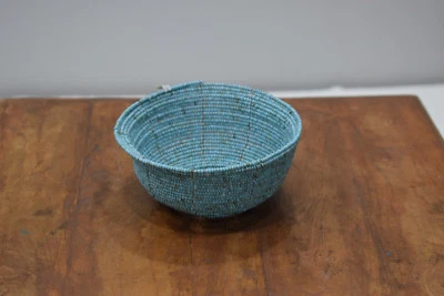 Индонезийские круглые проволочные корзины из бисера в ассортименте - Изображение 1 из 4