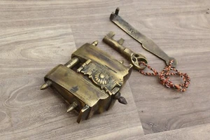 Candado grande vintage de latón de herrero hecho a mano con 2 llaves funcionando - Imagen 1 de 12