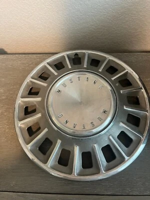 1968 年福特野马 14 英寸车轮盖轮毂盖 — 第 1/2 张图片