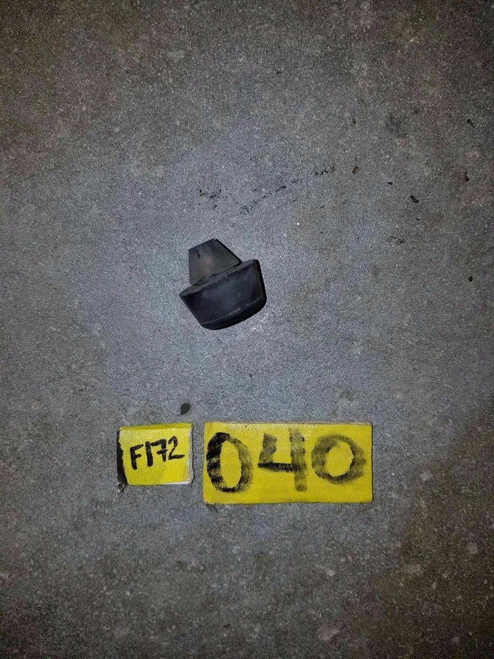 CAPUCHA MONTAJE GOMA SUBARU FORESTER OEM 03-05 * Foto 1 de 1