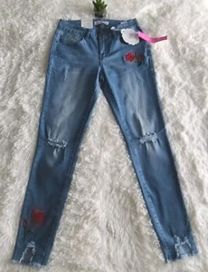 K & More Jeans Girls Jeans Embroidery Roses International Los Angeles New Size - Picture 1 of 12