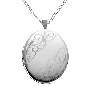 Sterling silver oval photo locket pendant with 18 inch chain in gift box - Picture 1 of 6