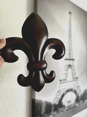 Vtg XL 11X13 TIN 3D Bronze Brown WALL DECOR French Fleur de Lis ART PLAQUE Sign - Image 1 of 4