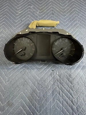 Nissan Rogue 2015 velocímetro calibre grupo fabricante de equipos originales 114 millas Foto 1 de 3