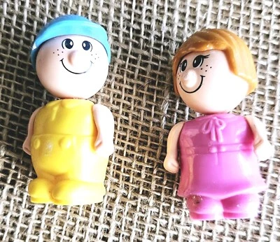 2 figuras de juguete vintage Happy Folks caja azul My Happy Town de 2,5" niño y niña Foto 1 de 2