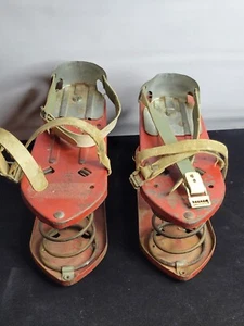 Vintage Metall Kinder Spielzeug Frühlingsschuhe Pogo Moon Schuhe größenverstellbar - Bild 1 von 3