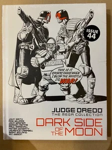 Judge Dredd Mega Collection Dark Side Of The Moon #80 Hardback New Sealed 576G - Imagen 1 de 3