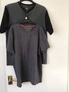 Boys Superdry, Levi’s Grey Short Sleeves 2 T-Shirts Size Medium - Picture 1 of 7