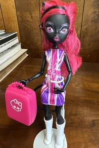 Stivali Monster High Ghoulebrities in Londra Catty Noir coda di gatto bagagliaio tuta - Foto 1 di 12