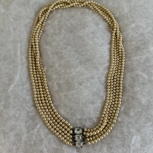 COLLAR DE PERLAS BROCHE DE DIAMANTES DE IMITACIÓN MULTI HEBRA VINTAGE - Imagen 1 de 4