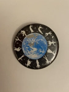 Figuras astrológicas de la Tierra Pin botón trasero P56 - Imagen 1 de 3