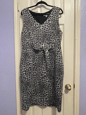 Vestido para mujer Kasper sin mangas con cuello en V estampado de leopardo talla 16 Foto 1 de 4