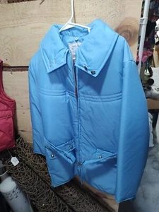 VINTAGE MISS HOLLY 100 % NYLON HIMMELBLAU MANTEL MIT TASCHEN & GÜRTEL GRÖSSE EXTRA LARGE - Bild 1 von 18