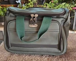 RICARDO BEVERLY HILLS Carry On Luggage Roller Bag Suitcase/Wheels 6 Pounds Empy - Picture 1 of 9
