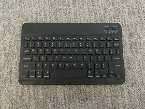 Ultra Slim - Wireless Bluetooth Keyboard - Rechargeable - Portable - Universal - Picture 1 of 2
