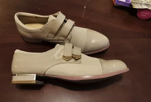 Halbschuhe beige mit Goldakzenten Lack-/Glattleder komb. Klettverschluss neu - Bild 1 von 7