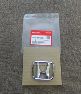 HONDA CIVIC CR-X DEL SOL EG2 EMBLEM  FRONT CENTER (H) 75700-SR2-000 GENUINE JDM - Picture 1 of 22
