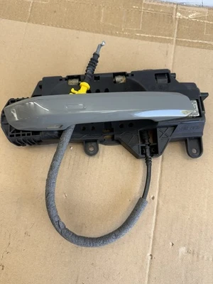 Audi Q5. A4. Manija de apertura de puerta lateral mensajero A5 2017-2024 Foto 1 de 3