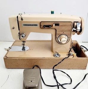 Vintage Deluxe Dressmaker Beige ZigZag Stitcher By Hilton Made In Japan - Picture 1 of 24