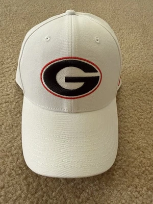 NEW Nike Georgia Bulldogs Football Hat White UGA Club Cap Hat M/L Dri-Fit - Image 1 of 4