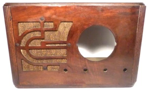 Radio de mesa vintage SILVERTONE 4528: CARCASA DE MADERA Y PAÑO DE PARRILLA 17 X 11 X 8 - Imagen 1 de 9