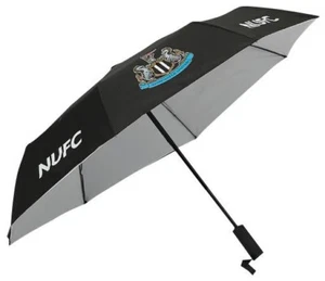 Paraguas compacto telescópico negro oficial NEWCASTLE UNITED F C de Castore - Imagen 1 de 4