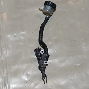 GENUINE YAMAHA FZS600 FAZER 1998 -2001 REAR BRAKE MASTER CYLINDER - Picture 1 of 7
