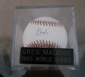 Greg Maddux Autographed Authentic 1995 World Series Signed Baseball With Case - Picture 1 of 8