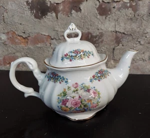 Tetera Royal Patrician Fine Bone China - Floral Hecha en Inglaterra RL - Imagen 1 de 5