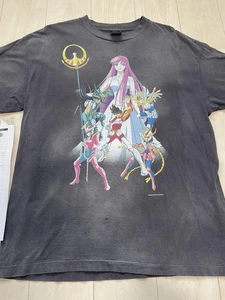 Camiseta Saint Seiya x Saint Michael XL Usada, Envejecida, Diseño Único - Imagen 1 de 11