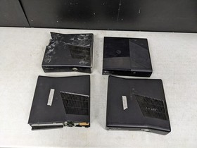 Lot of Microsoft Xbox 360 S/E Consoles (Red Ring For Parts/Repairs)