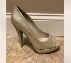 Apt. 9 "Beige Metallic" Peeptoe Plateau Heels NEU - 54,99 $ Größe: 9M BRILLANT - Bild 1 von 4