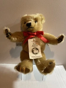 Merrythought 11" Handsignierter Limited Edition Gelenkbär mit Etikett. 918/1.000. - Bild 1 von 3