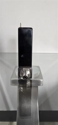 Unit Instruments UFC-2000 Mass Flow Controller, 30 SLM, H2 - Image 1 of 4