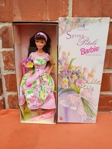 NUEVOS pétalos de primavera morena Barbie Avon Mattel 1996 edición especial #16872 - Imagen 1 de 3