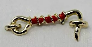 Broche con pestillo de puerta Hasp tono plateado rojo sin firmar - Imagen 1 de 3