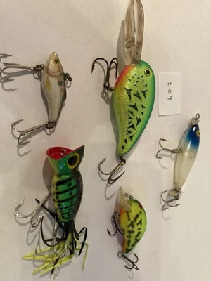 Lot Of 5 Vintage Fishing Lures. Rapala. Hula Hopper. Crazy Shad. Unknown. VG - Image 1 of 2