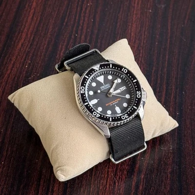 Rare montre de plongée automatique SEIKO garçon noir montre mode homme - Photo 1/4