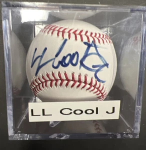 Béisbol firmado LL COOL J - A Foley's BAR pieza original CERTIFICADO BAJO - Imagen 1 de 5