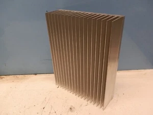 Alu Kühlkörper 300mm 235mm 75mm - Bild 1 von 2