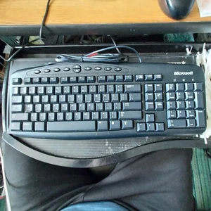 Microsoft Wired Keyboard 500 Model: RT2300, PS/2, BLACK,10 BUTTENS 14 KEY ACCESS - Picture 1 of 5